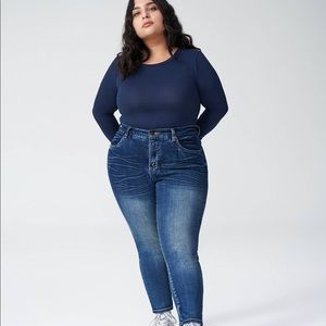 Universal Standard Seine High Rise Skinny 16